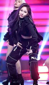 Mia Everglow Selebritas Kim