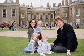 Diana, princess of wales's brother, earl spencer, will close the museum he set up to exhibit her treasures at her ancestral home, althorp. Earl Spencer And His Former Wife Countess Victoria Holding Amelia With Twin Eliza And Kitty At Althorp House Spencer Family Althorp Princess Diana Grave
