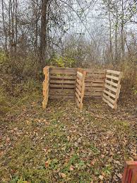 Today's 10 min project. Down and dirty compost bin. —Chris A.