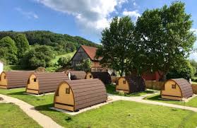 May 23, 2021 · each glamping vehicle comes complete with its very own vintage horsebox toilet and shower. Glamping Bayern