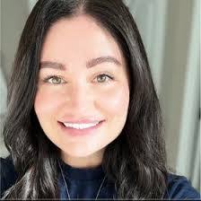 Holly Conklin's Instagram, Twitter & Facebook