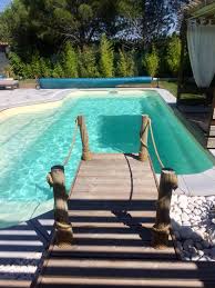 Ponton Bois Piscine Beige Escalier Cailloux Blancs Cordage Corde Chanvre Piscine Bois Terrasse Bois Piscine Photo Piscine