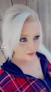 Brandi Moyer's Instagram, Twitter & Facebook