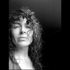 In 1986, she was the youngest singer to reach number one in the french charts, with the single t'en va pas, and she went on to sell millions of records during the decade. Elsa Lunghini Elsa Lunghini Twitter