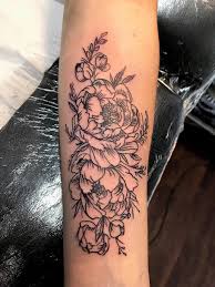 Douleur et durée de la séance de tatouage). Cosmopolitan Tattoo Motif Floral Vintage Tatouage Feminin Avant Bras Tatouage Delicat Lignes Fines