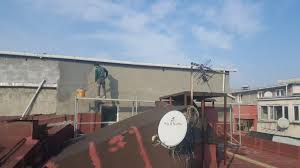 Duvarın ıslatılmasının nedeni, sıva yapıldıktan sonra kuru. Kaba Kara Siva Fiyatlari Kale Yapi Yalitim