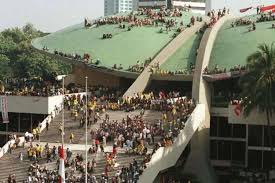 Maybe you would like to learn more about one of these? Demokrasi Indonesia Periode Reformasi 1998 Sekarang Halaman All Kompas Com