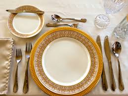 Each individual table setting could include a placemat, napkin, large soup bowl, small plate for bread or salad (or any other food besides the soup that you're serving), drinking glass, fork, knife, and soup spoon. 3 Course Meal Table Setting Novocom Top