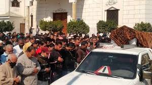الانسان في مصر بقى ارخص من عود الكبريت #كامل_الوزير #وزير_النقل_يخالف_القوانين_الدولية #قطار_الصعيد #قطار_سوهاج #تكرار_حوادث_القطار #طهطا #سوهاج #شهداء_القطار pic.twitter.com/q0sx5sd61f. Ø§Ù„Ù…Ø¦Ø§Øª ÙŠØ´ÙŠØ¹ÙˆÙ† Ø¬Ø«Ø§Ù…ÙŠÙ† Ø¶Ø­Ø§ÙŠØ§ Ø­Ø§Ø¯Ø« Ù‚Ø·Ø§Ø± Ø§Ù„Ø¥Ø³Ù…Ø§Ø¹ÙŠÙ„ÙŠØ© ØµÙˆØ± Ø§Ù„Ù…Ø­Ø§ÙØ¸Ø§Øª Ø§Ù„ÙˆØ·Ù†