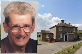 Carebus founder Theale champion Graham Reeves dies aged 82