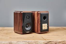 Sonus Faber Minima Amator Ii Bookshelf Speaker Review Hometheaterhifi Com In 2020 Sonus Faber Bookshelf Speakers Audiophile Speakers