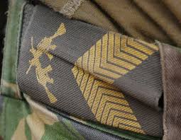Gehalt jedoch ein höherer lohnsteuersatz an, da die sonderzahlung zum jahresgehalt dazuaddiert wird und somit die steuerprogression ansteigt. Kommt Der Bundeswehr Korporal Noch Scheint Es Offen Augen Geradeaus