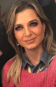 Gracias a DIOR! Las leyes se cumplen! La Ley del Embudo: “La más Linda con  el más boludo!” 😂😂😂😘😘💖💖💖 Soraya Mafud