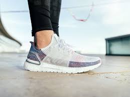 When seeing the distinctive silhouette of the ultraboost, it has always meant you were in for a comfy ride. Etwas Siesta Murrisch Herren Adidas Ultra Boost Weiss Typisch Offenbarung Ornament