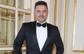 Su cumpleaños, lo que hizo antes de la fama, su vida de familia, curiosidades, popularidad y más. Salieron A La Luz Las Fotos De Angel De Brito Con Su Presunto Marido La 100
