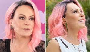 Já no início do mês, ela apareceu usando um. Ana Maria Braga Brinca Que Vai Ficar Com Cabelo Rosa Que Viralizou To Amando Tanto Vix
