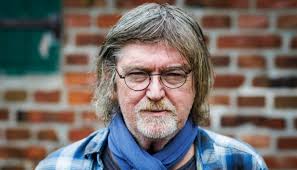 What: 'Bagedyst'-Thomas i Mullet-konkurrence