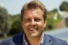 Update on apartment blocks cladding!?. Homes Under The Hammer Host Martin Roberts Blasts Tory Mp Over Attacks On Bbc Mirror Online