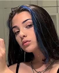 T On Instagram Too Close For Comfort Cuando Llega Are Generally Primavera Siempre Apetece Renovarse Cambia In 2020 Hair Streaks Grunge Hair Hair Inspo Color