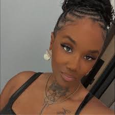 Robyn Kinsey's Instagram, Twitter & Facebook