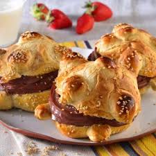 Pechugas Rellenas En Salsa Chipotle Receta Pan De Muerto Relleno Pan De Muerto Recetas De Comida
