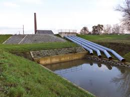 A három kilométer hosszú védvonal. Arvizvedelmi Rendszerek Fejlesztese