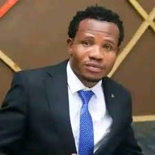 A leader inspires, a boss with tunnel mentality threatens