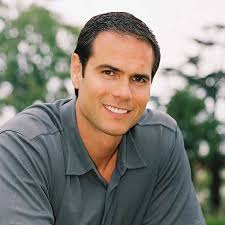 Robert Kochis's Instagram, Twitter & Facebook