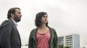 Ein Einbeiniger, eine Prostituierte, ein Mord: am 24. April zeigt die ARD  (20.15 Uhr) die „Tatort“- Krimikomödie „Der treue Roy“.