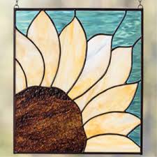 A simple yet attractive 3d stained glass pattern, a dark shade of red on the outside surface, combined with a light pink color on the insides of the heart will best bring out the three dimensional effects. Easy Simple Stained Glass Designs