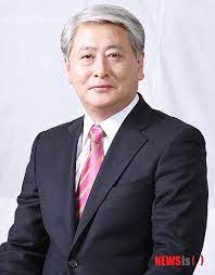 삼척시는 정부의 비수도권 표준 방역지침에 따라 18일부터 31일까지 사회적 거리두기 2단계를 2주간 연장한다고 17일 밝혔다. ê¹€ì–'í˜¸ ì‚¼ì²™ì‹œìž¥ ë‹¹ì„ ì¸ ì¤'ì•™ì¼ë³´