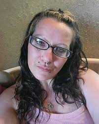 Hiiii I'm very old 😭 From Australia ❤️ I live alone 😘