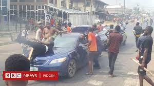 Latest news on nnamdi kanu, the leader of the outlawed indigenous people of biafra (ipob) on allnews for today, wednesday, june 30th, 2021. Mazi Nnamdi Kanu Live Broadcast Today Port Harcourt Area Boys Mount Road Blocks Tension For Oyigbo Rivers State Bbc News Pidgin