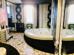 Jet location in our tubs is designed to give you the very best in whirlpool bathing. Golden Pearl Jacuzzi Top Center Luxury Apartment Sofia Bulgaria Booking Com