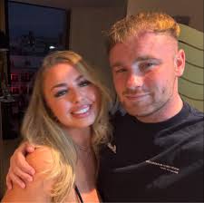 Devon Hanrahan's Instagram, Twitter & Facebook