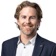 Matt Farrington's Instagram, Twitter & Facebook