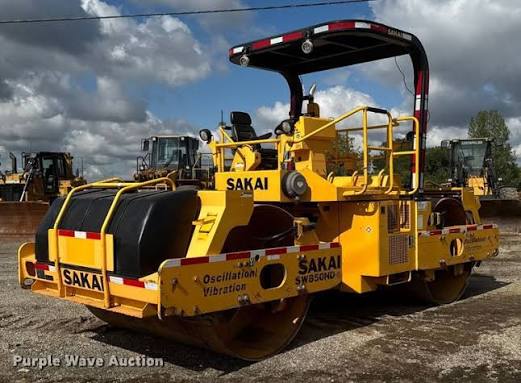 Sakai DV26 Smooth Drum Roller