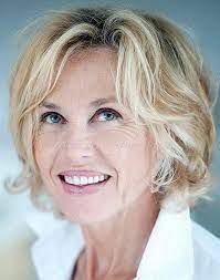 Hairstyles For Middle Aged Women Short Wavy Hairstyles For Women Short Wavy Hair Over 60 Hairstyles