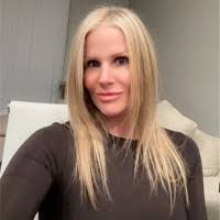 Mindy Andrews's Instagram, Twitter & Facebook