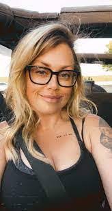 Gloria Chee's Instagram, Twitter & Facebook