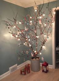 25 Amazing Diy Christmas Decor Ideas Using Branches And Twigs Creative Christmas Trees Easy Christmas Decorations Alternative Christmas Tree