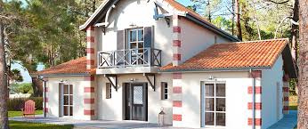Le Reve Balneaire Veritable Invitation Au Charme Et A La Detente Decouvrez Cette Magnifique Demeure A L Architecture Empr Plan Maison Projet Maison Maison