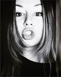 Gallerie Noir Artist Alert— Stephanie Henderson