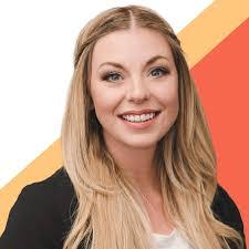 Amanda Fort's Instagram, Twitter & Facebook