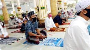 Yang mana dalam pembahasan kali ini di rangkai dalam bentuk khutbah idul adha dengan tema belajar dari kisah qurban nabi ibrahim dengan secara singkat dan jelas. Naskah Khutbah Idul Adha 2021 Bisa Digunakan Saat Shalat Idul Adha 1442 H Berjemaah Di Rumah Banjarmasin Post