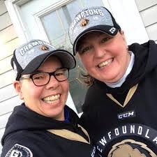 Robyn Hickey's Instagram, Twitter & Facebook