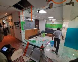 We did not find results for: Watch Shiv Sena Leaders Vandalise Iffco Tokio Insurance Company S Office In Pune