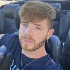 Jesse Zabel's Instagram, Twitter & Facebook