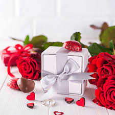 Gifts are not just about buying something from the market and giving it, but it's about how something you can make on your own. Online Gifts For Men Best Gift Ideas For Him Ferns N Petals