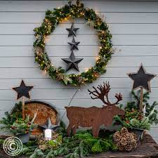 Weihnachtsdeko fur draussen selber machen basteln aussen holz garten … weihnachtsdeko: Weihnachtliche Gartendeko Mit Hulahoop Als Kranz Seaside Cottage